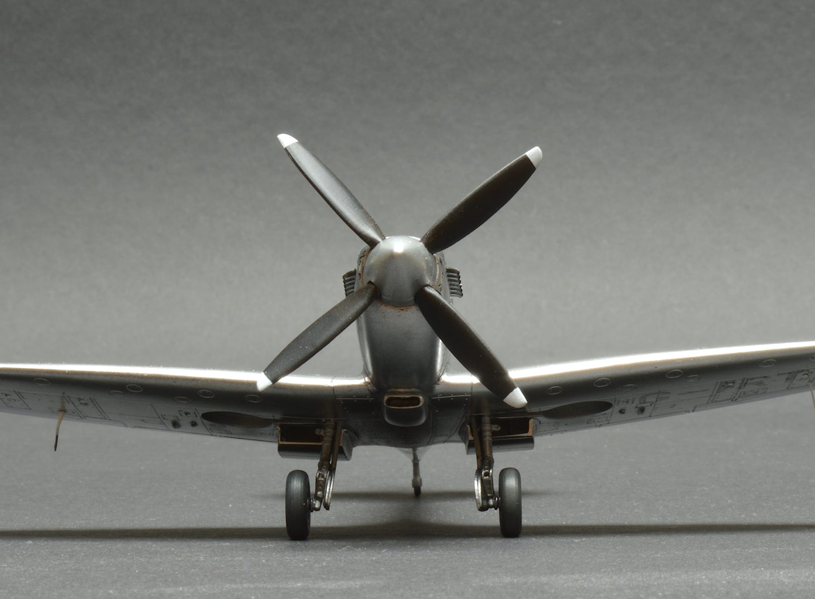 Spitfire Mk Ix Silber